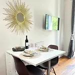 Arc De Triomphe Cosy Retreat Διαμέρισμα