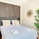 Arc De Triomphe Cosy Retreat Διαμέρισμα