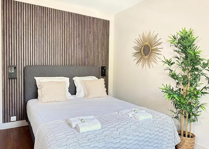 Arc De Triomphe Cosy Retreat شقة